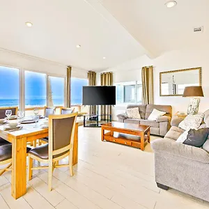  Holiday home Newport Front View Ii
